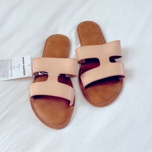 NWT Amazon Tan Sandals Size 9.5